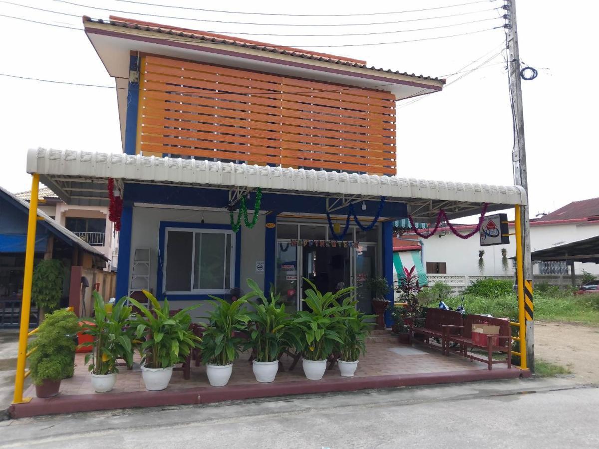 Phatra Hostel Thongsala Exterior foto