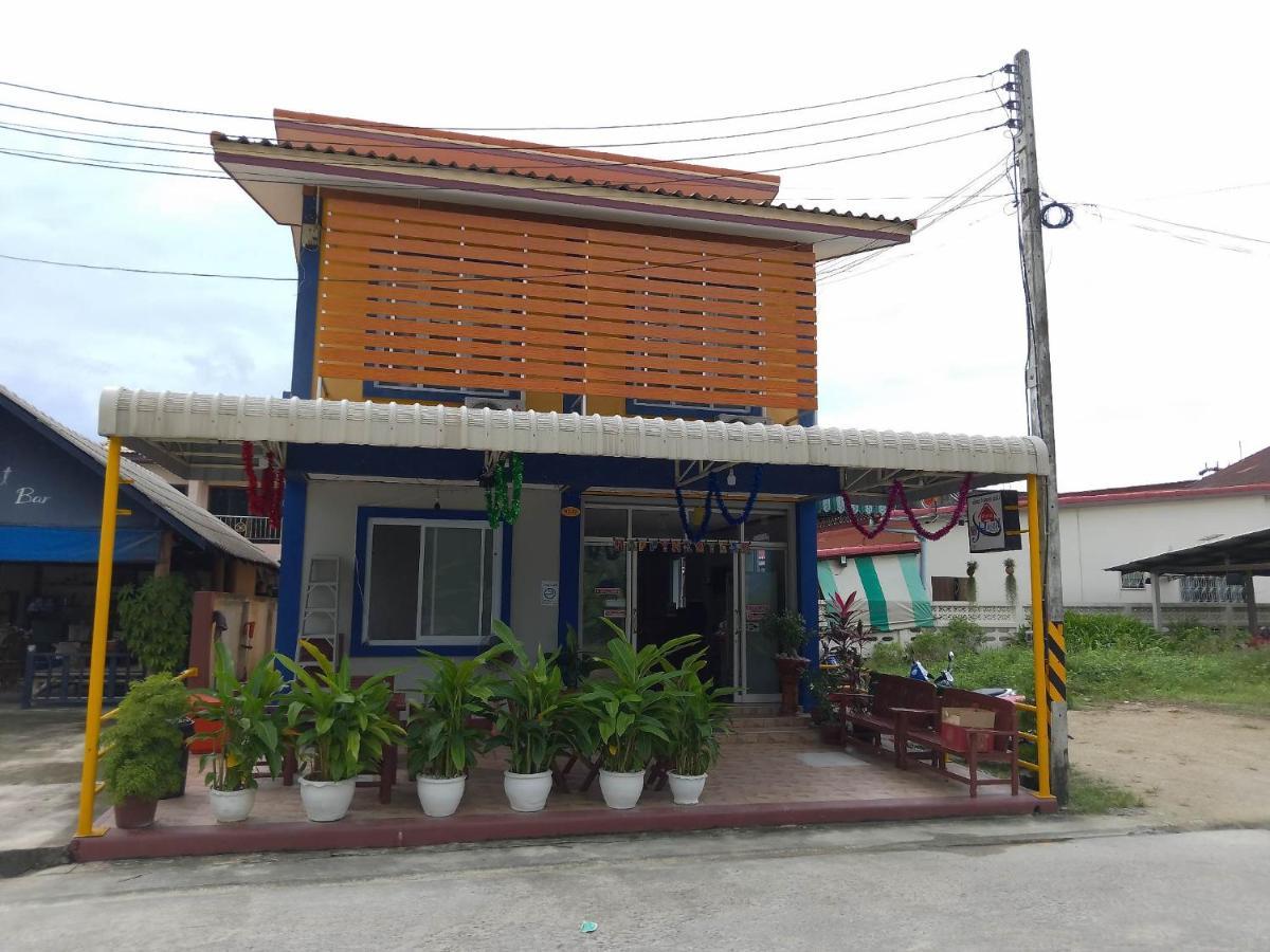 Phatra Hostel Thongsala Exterior foto